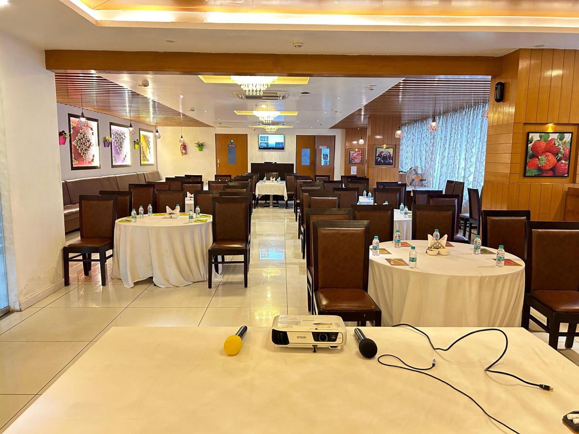 Hotel Lorven Visakhapatnam Zewnętrze zdjęcie